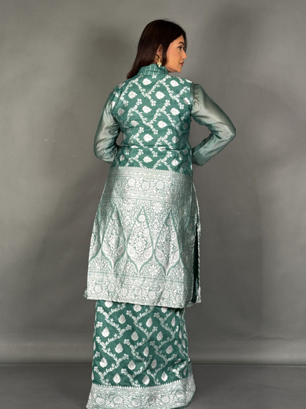 Curvy Friendly Rama Green Jamdani Jacket Saree
