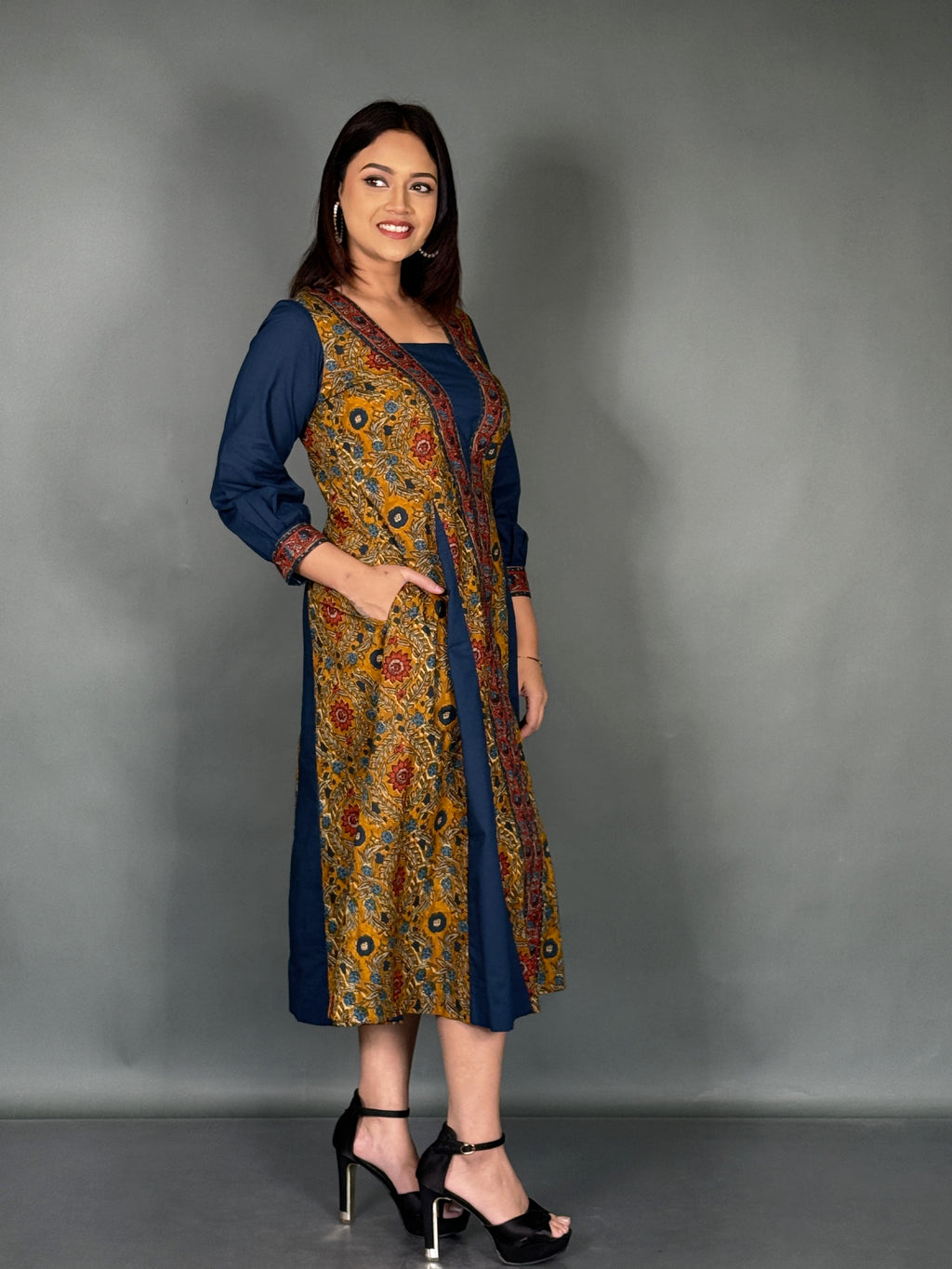 Effortless Curvy Cotton Dress with Pleated Charm