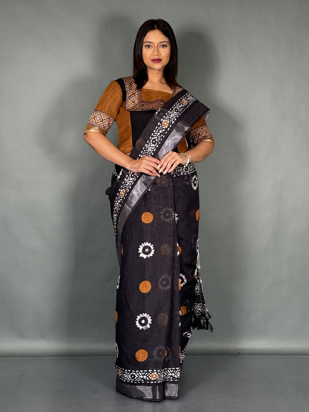 Mocha Noir Printed Linen Insta Saree Set