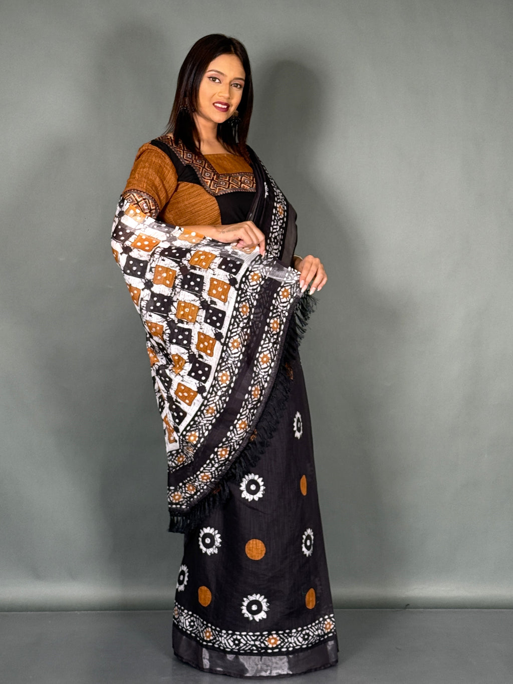 Mocha Noir Printed Linen Insta Saree Set