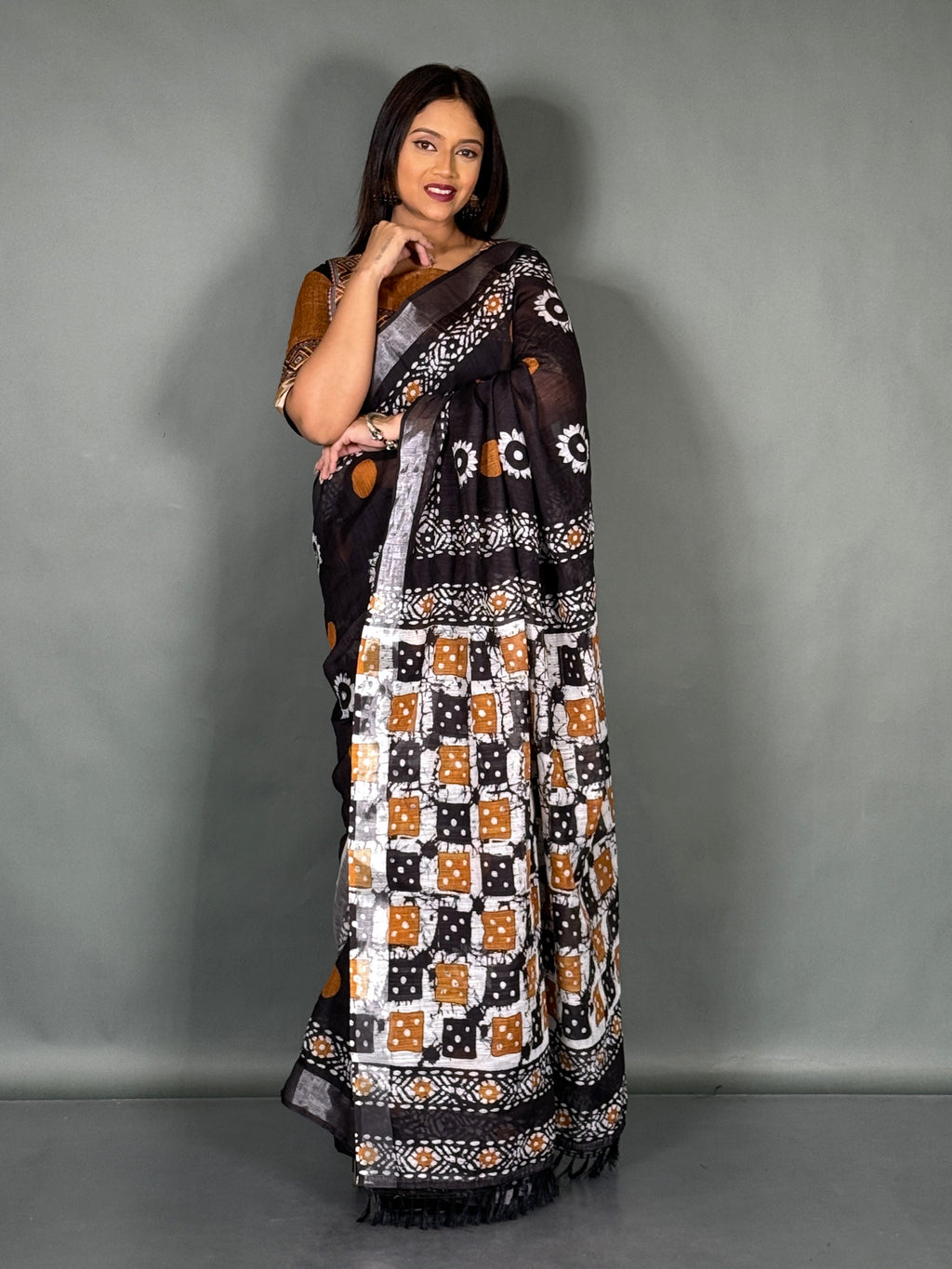 Mocha Noir Printed Linen Insta Saree Set
