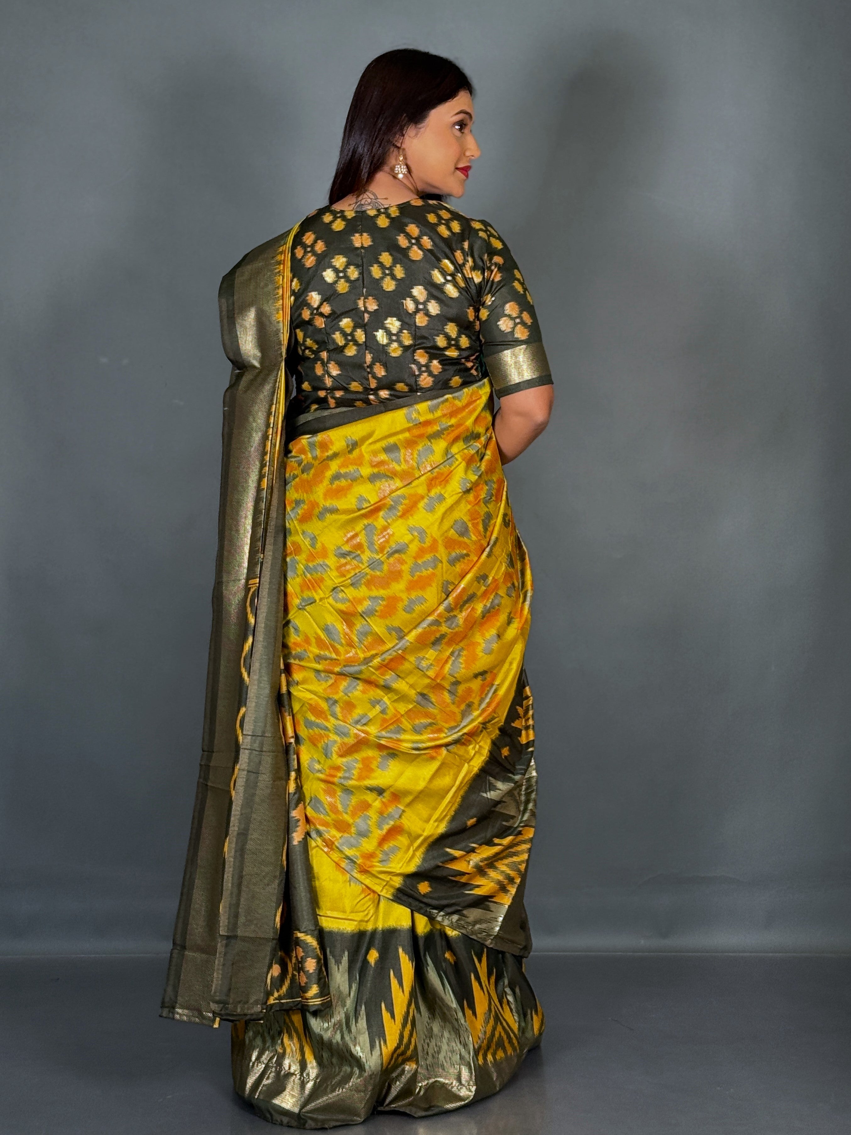 Curvy Zayra Patola Ready-to-Wear Saree Set