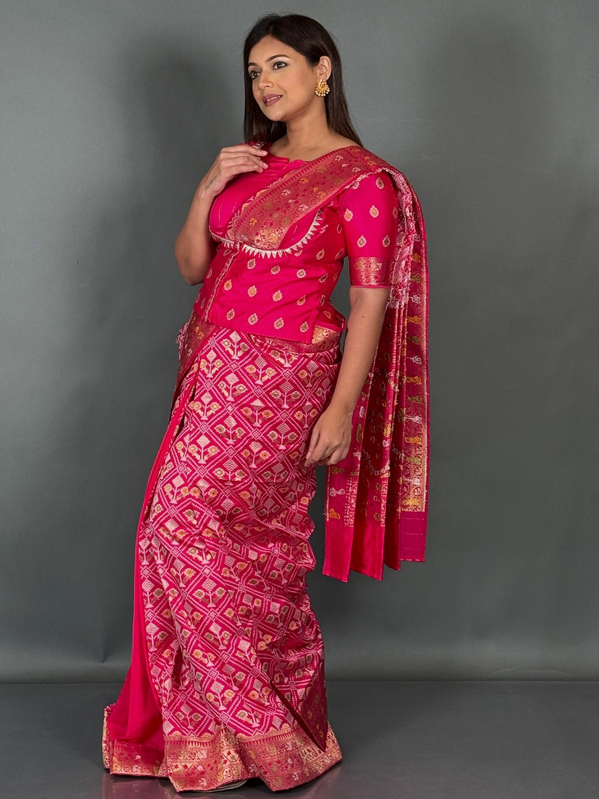 Gulabi Noor Designer Semi Silk Insta Saree Set