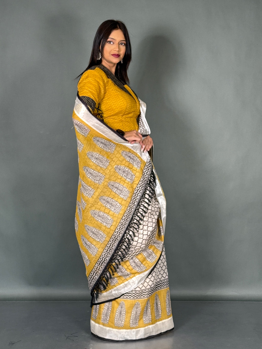 Sunlit Ivory Linen Insta Saree Set