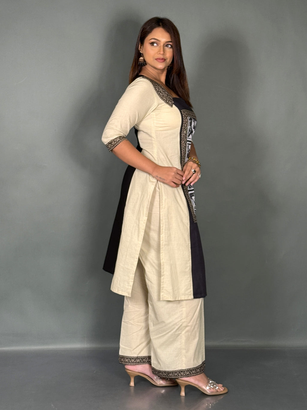Artistic Linen Co-Ord Set with Canvas Print