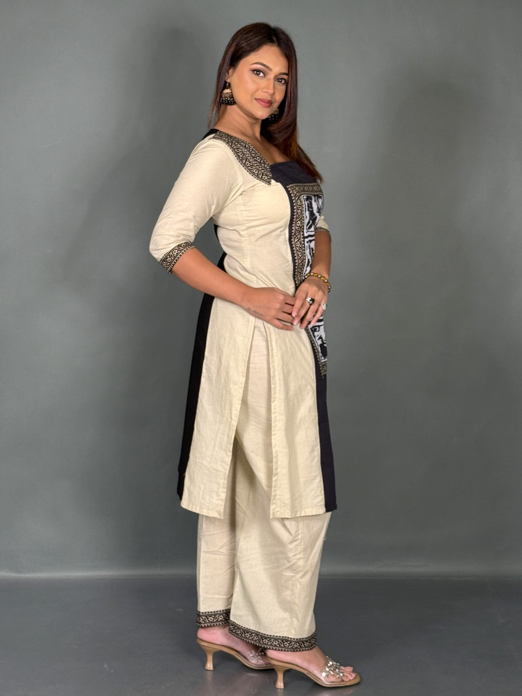 Artistic Linen Co-Ord Set with Canvas Print