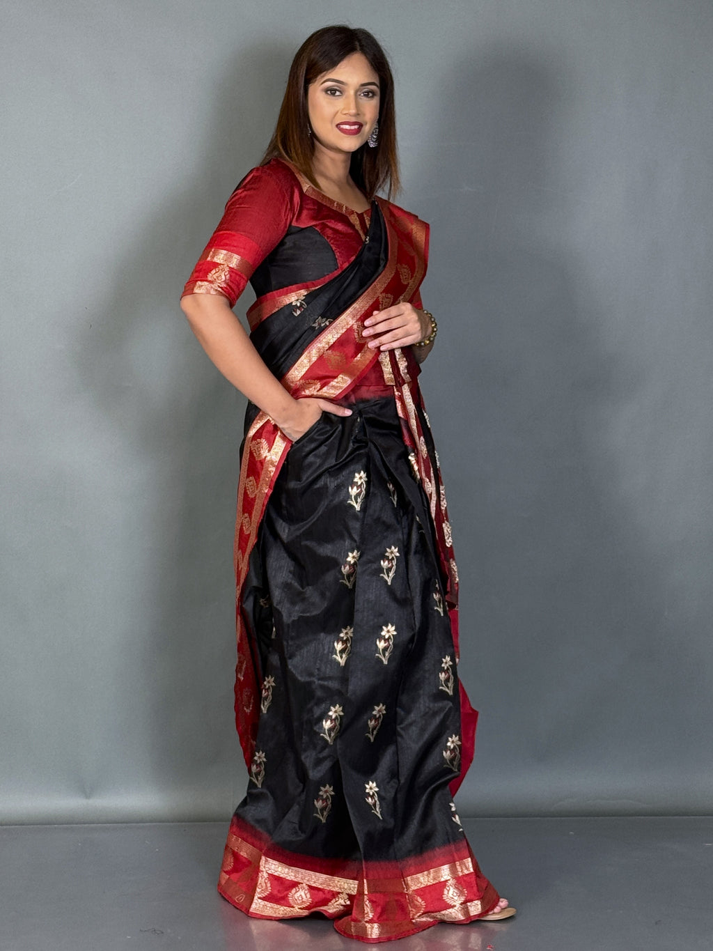 Black Banarasi Golden Zari Insta  Saree Set
