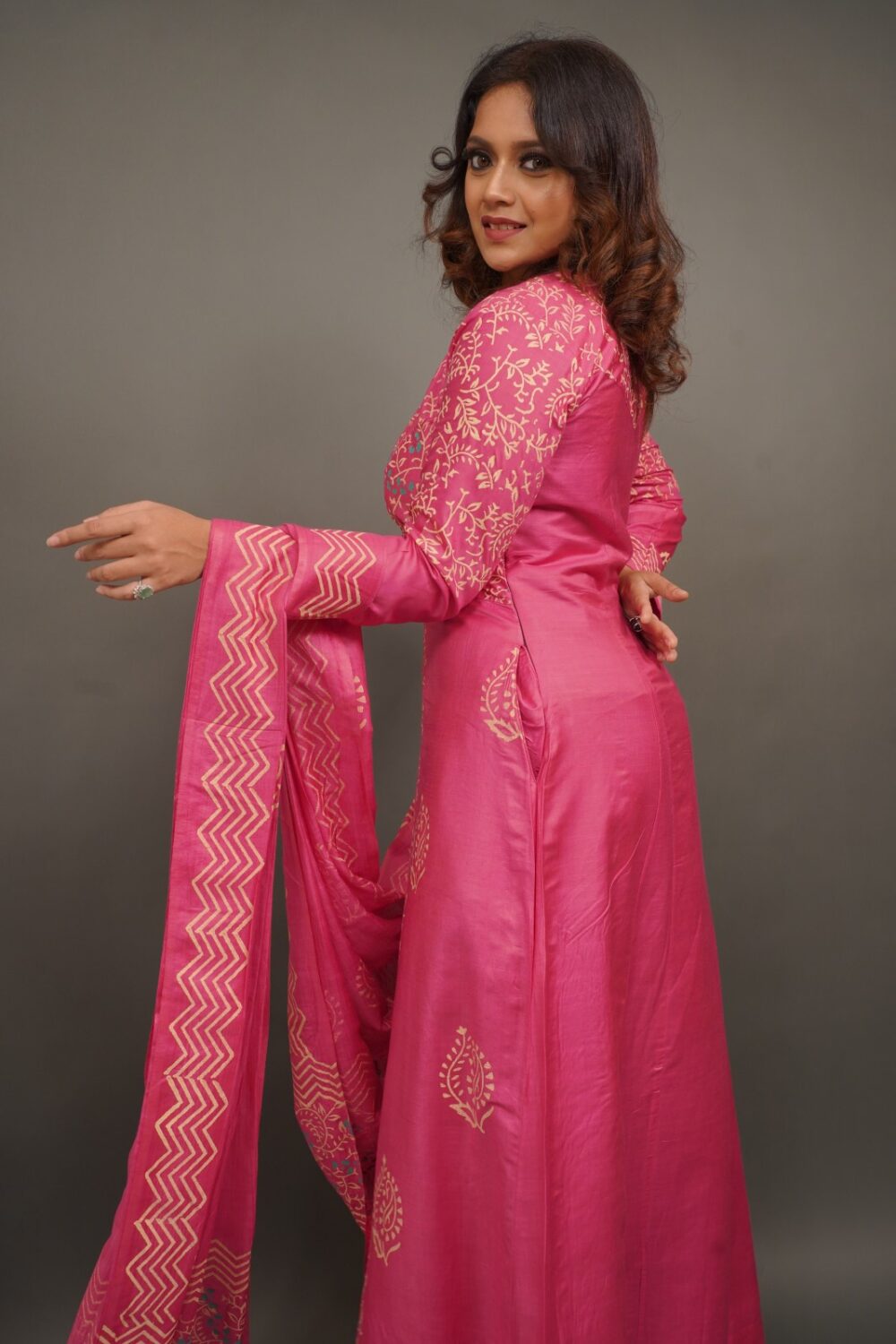 Hot Pink Tussar Hand Block Gown-Style Insta Saree with Lining - Image 5