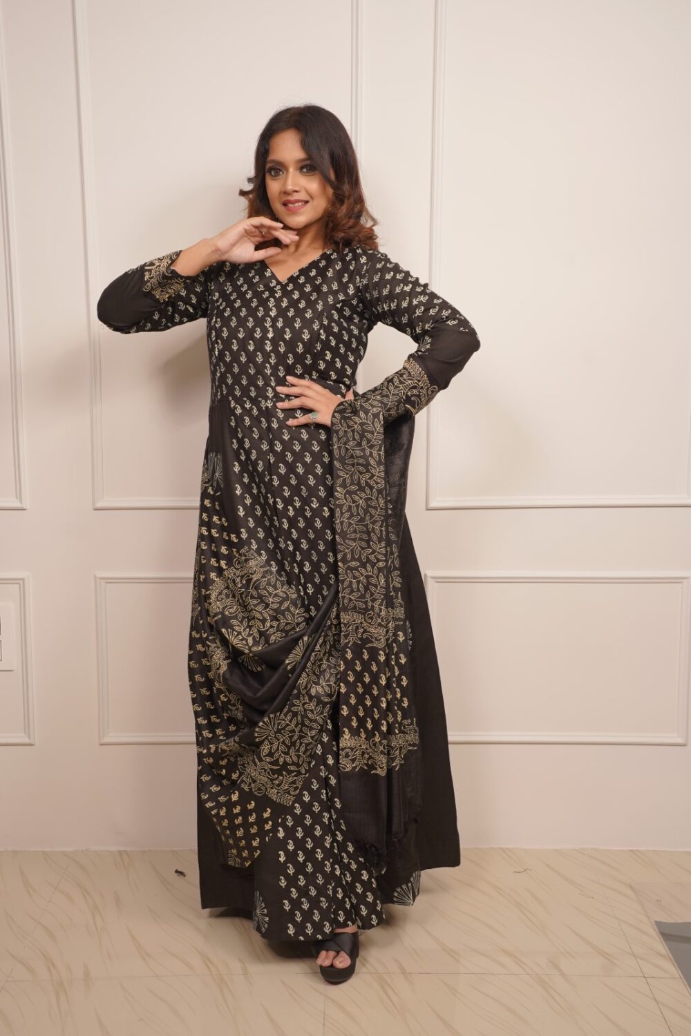 Black Tussar Hand Block Gown-Style Insta Saree with Lining