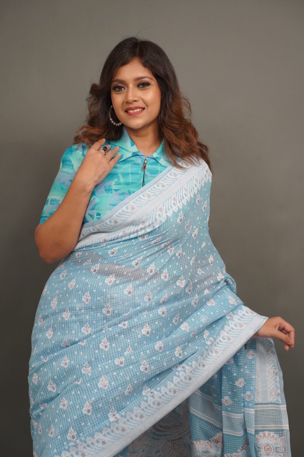 Icy Bliss – Ice Blue Handwoven Jaamdani Insta-Saree with Attached Petticoat (Ready-to-Drape 2-Piece Skirt Style Insta-Saree) - Image 4