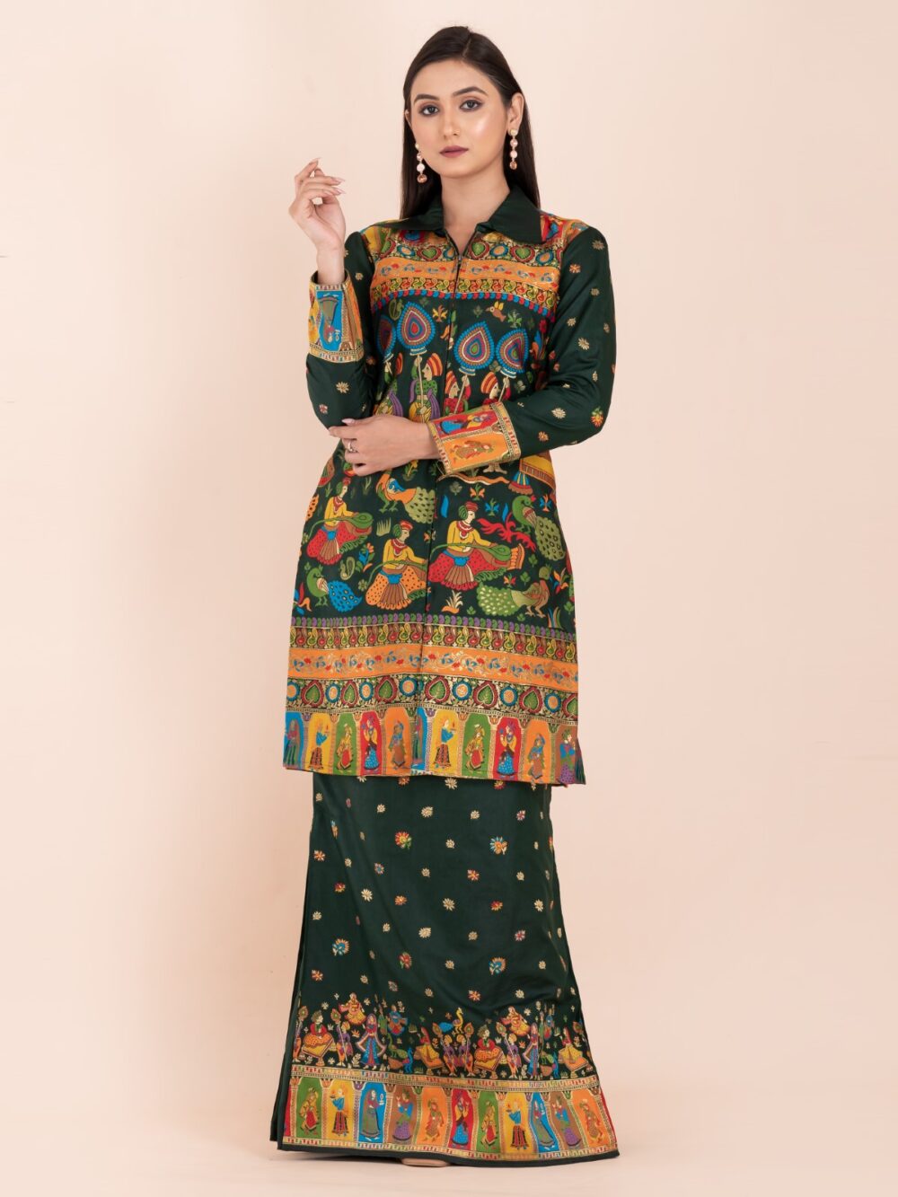 "Baneshwari Grace" – Bottle Green Baluchori Fusion Set - Image 3