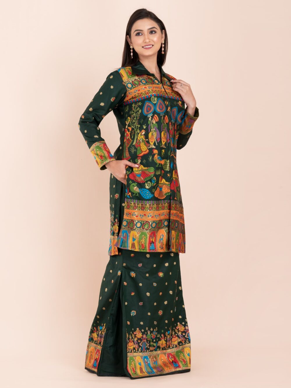 "Baneshwari Grace" – Bottle Green Baluchori Fusion Set - Image 4