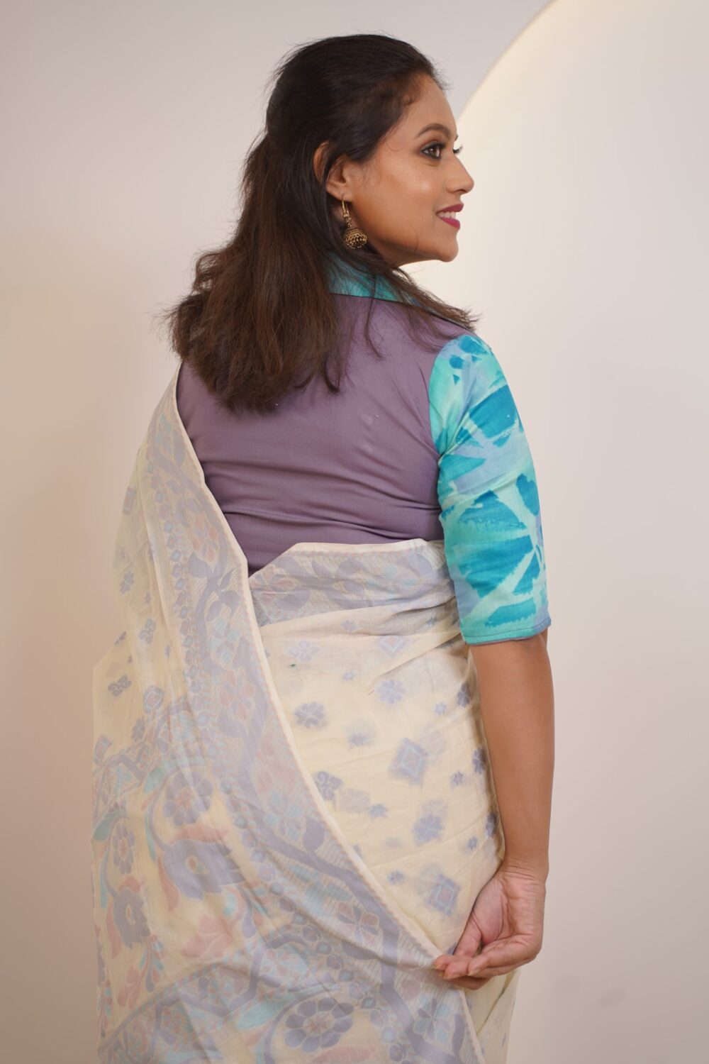 Off White  Insta-Saree – Pure Cotton Handwoven Khadi Jamdani with Attached Petticoa - Image 3