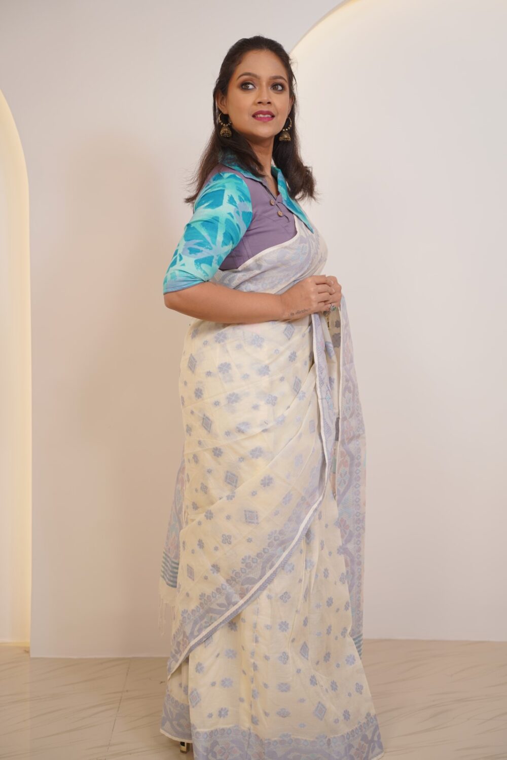 Off White  Insta-Saree – Pure Cotton Handwoven Khadi Jamdani with Attached Petticoa - Image 4