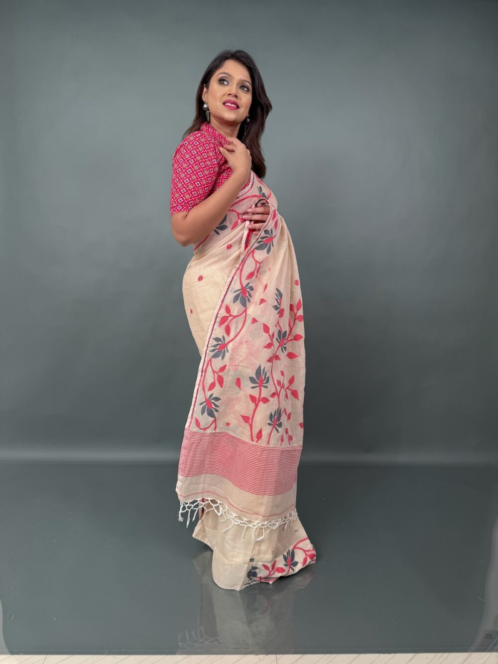 Chandrika Loom – Cream Khadi Insta-Saree with Red & Grey Handwoven Art - Image 5