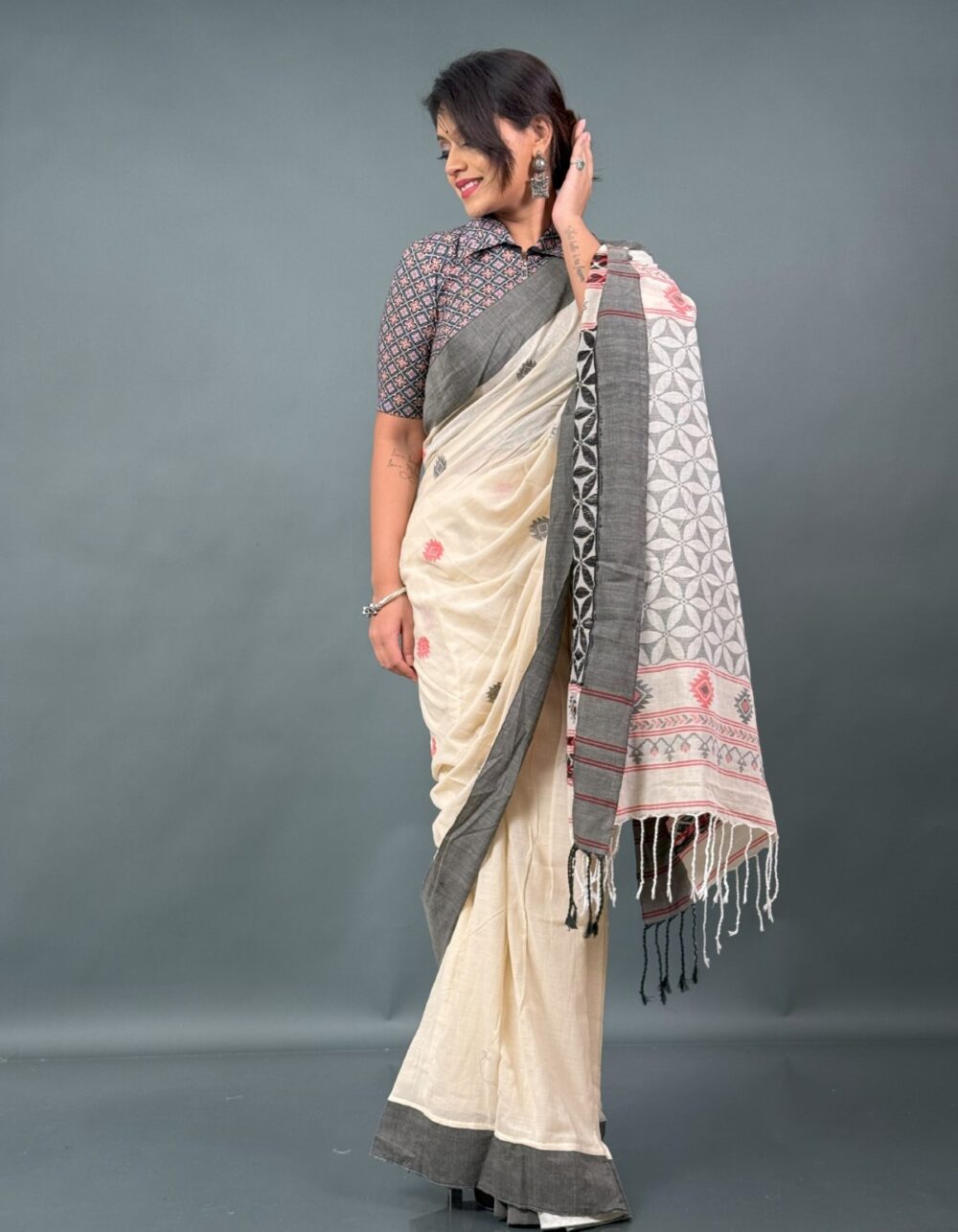 Shwet-Kaala – Off-White Handloom Khadi Insta-Saree with Black Border & Buti Weave - Image 6