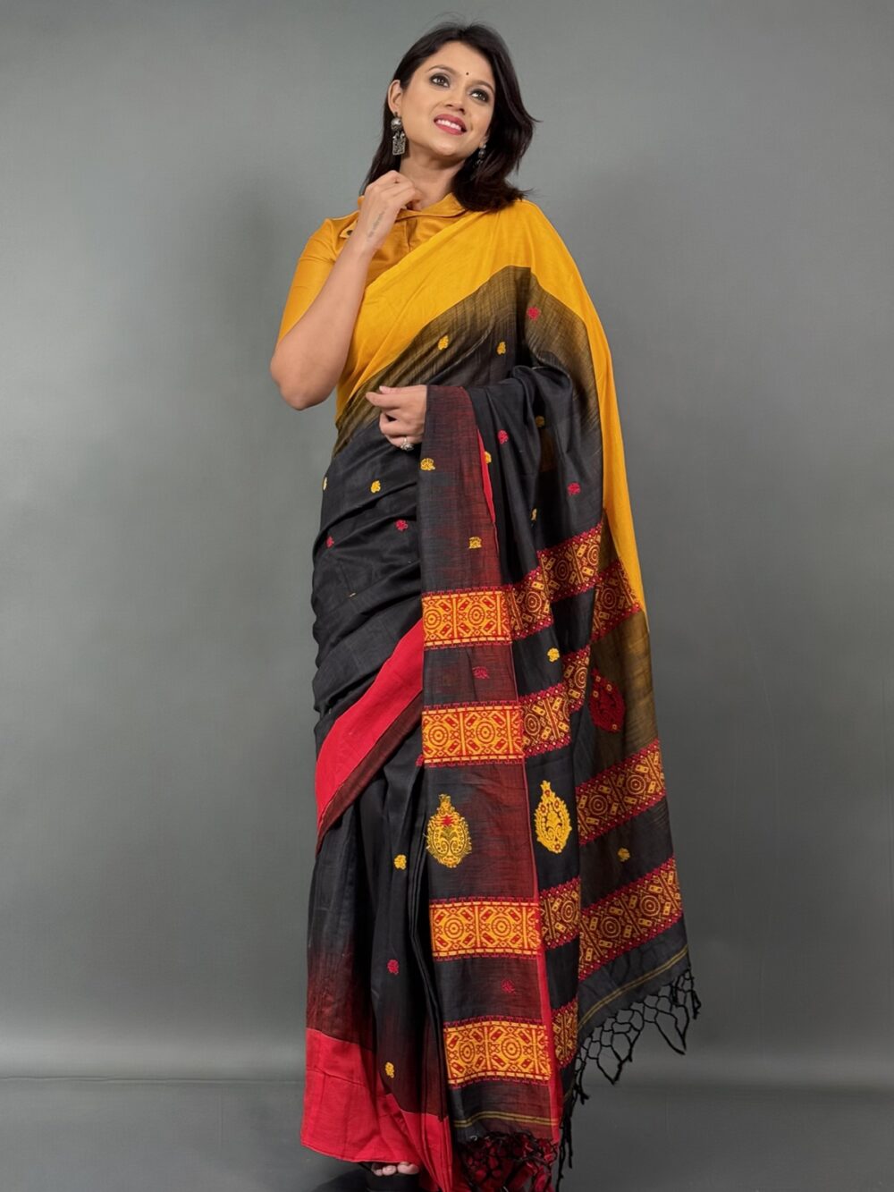 Noir-Dhara – Black Khadi Insta-Saree with Ganga-Jamuna Border & Buti Weave - Image 2