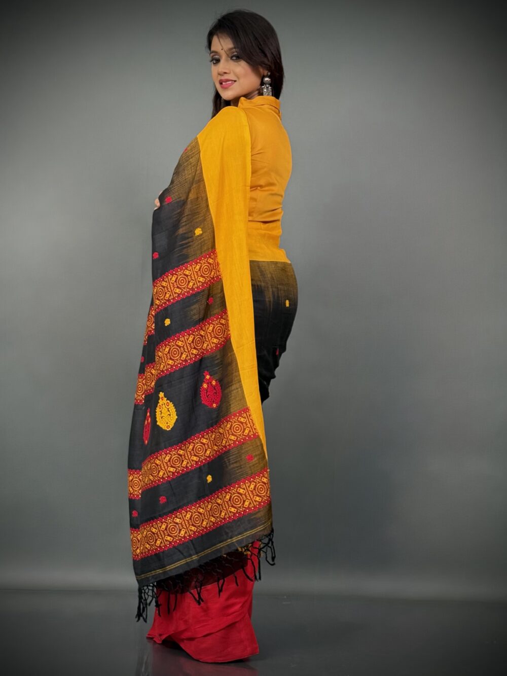 Noir-Dhara – Black Khadi Insta-Saree with Ganga-Jamuna Border & Buti Weave - Image 6