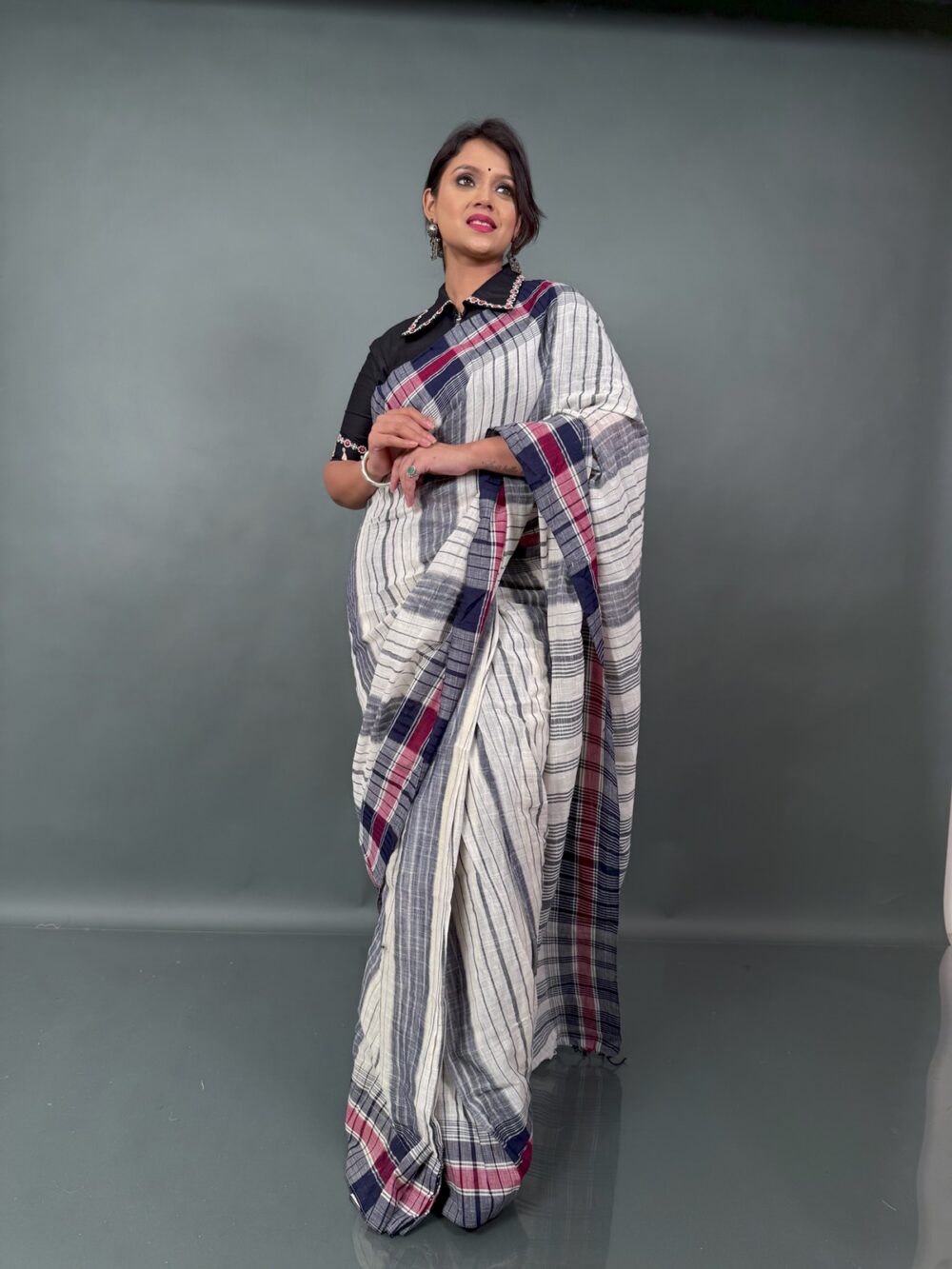 Gamcha Gaurav – Off-White Handloom Insta-Saree with Navy & Maroon Border