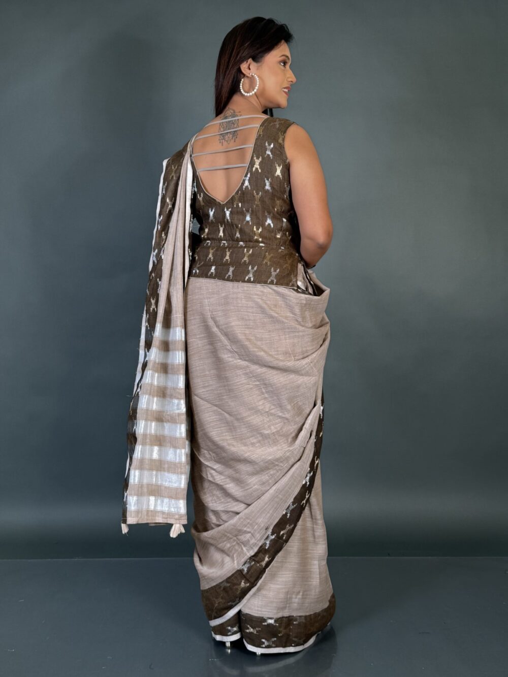 Beige Brown Linen-musline Insta-Saree with V-cut sleeveless attached blouse - Image 4