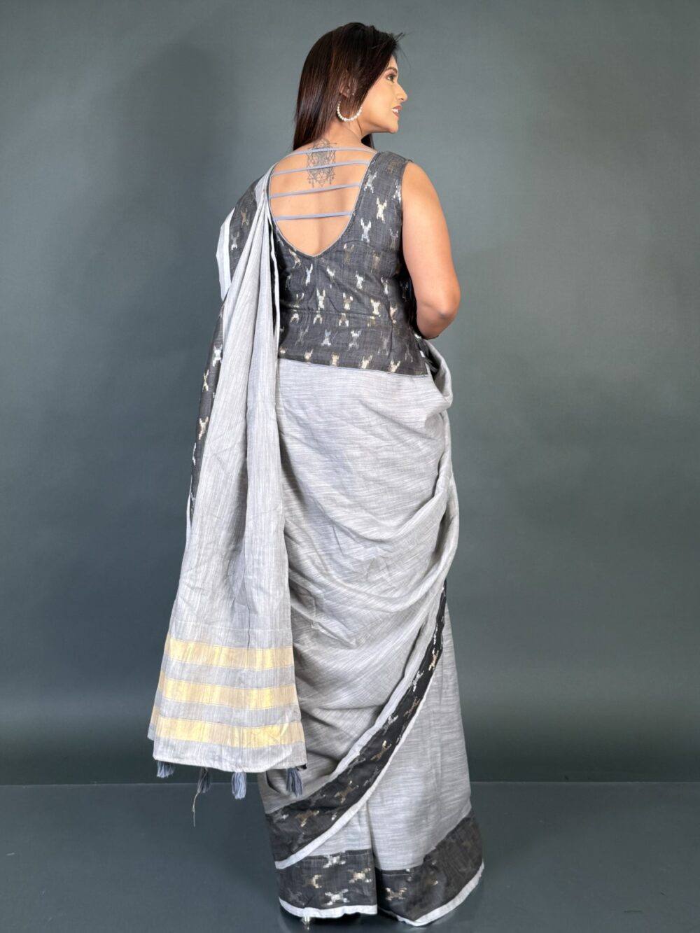Grey Linen ikkat weaved Insta-Saree with V-Back attached Blouse - Image 4