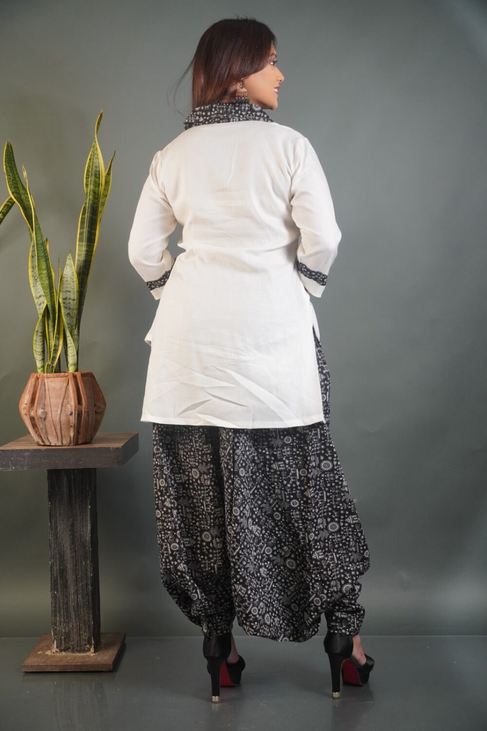 Monochrome Muse Off-White & Black Bohonique Set - Image 2