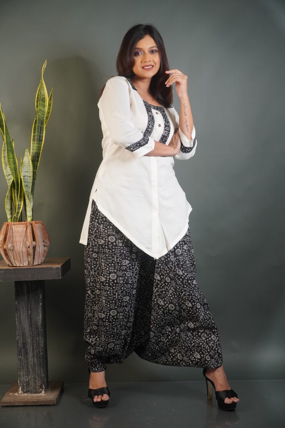 Monochrome Muse Off-White & Black Bohonique Set - Image 5
