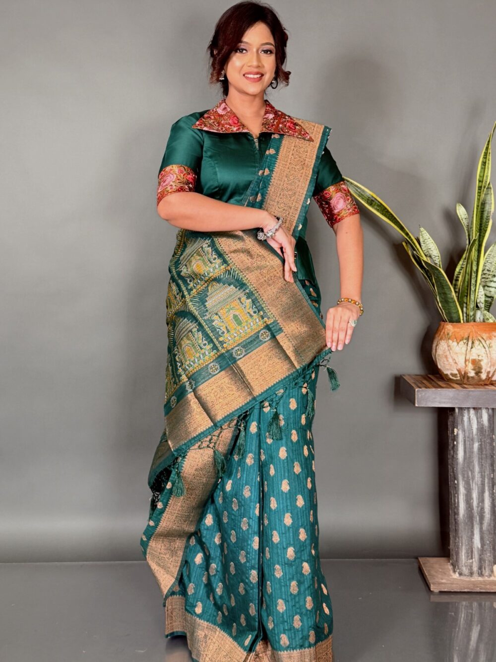 Royal Weaves Party-Perfect Semi Tussar Saree - Image 3