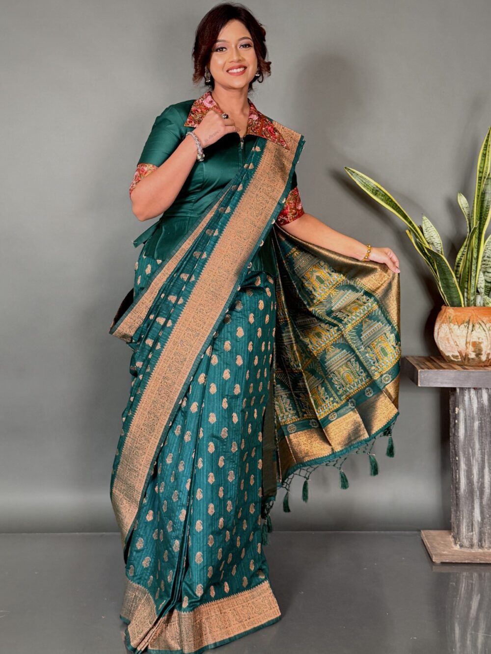 Royal Weaves Party-Perfect Semi Tussar Saree - Image 6